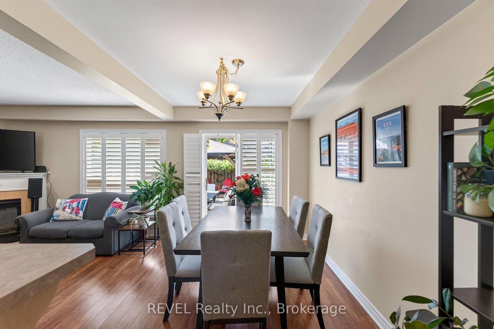 11 Elderberry Avenue • Grimsby, ON photo 13