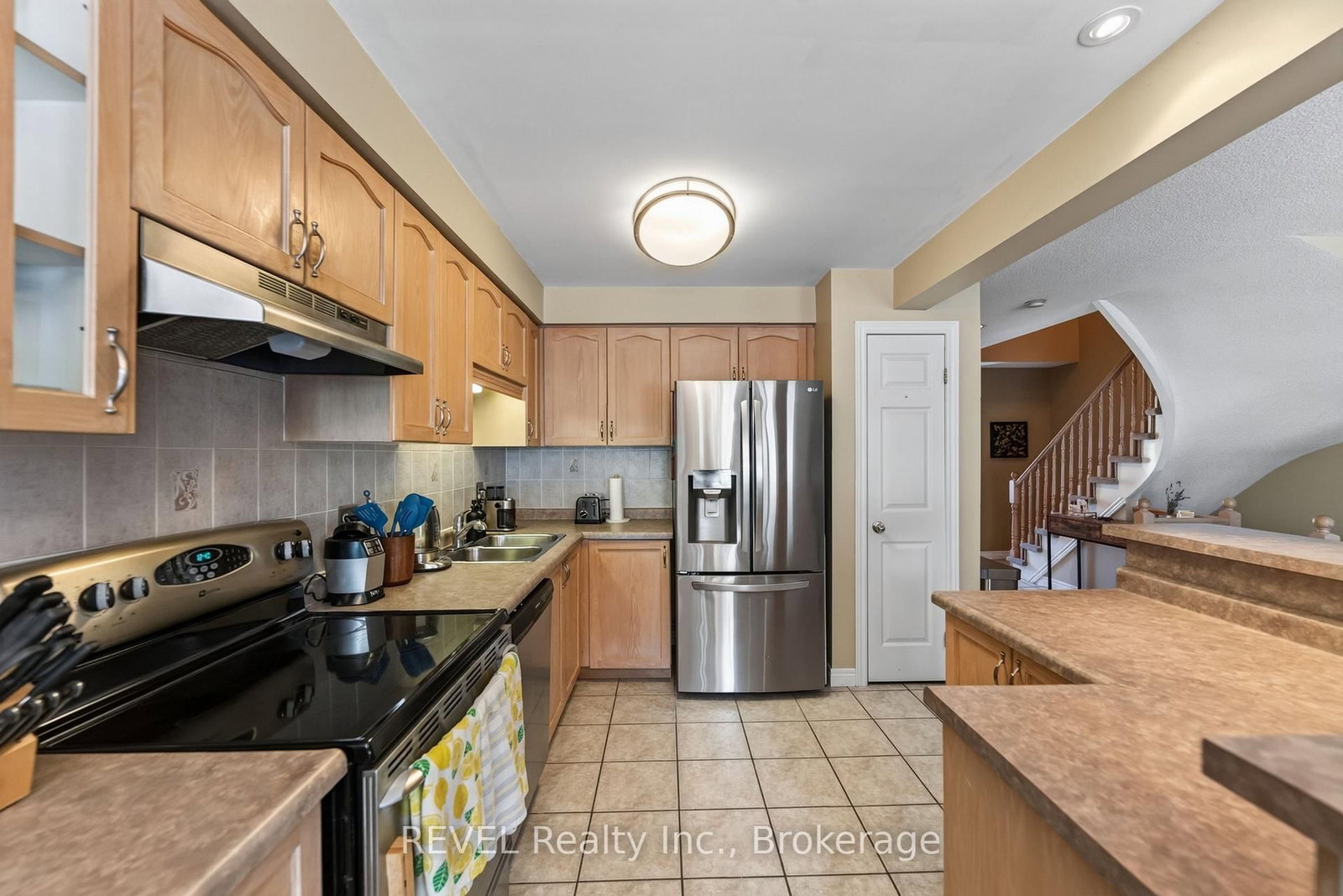 11 Elderberry Avenue • Grimsby, ON photo 14