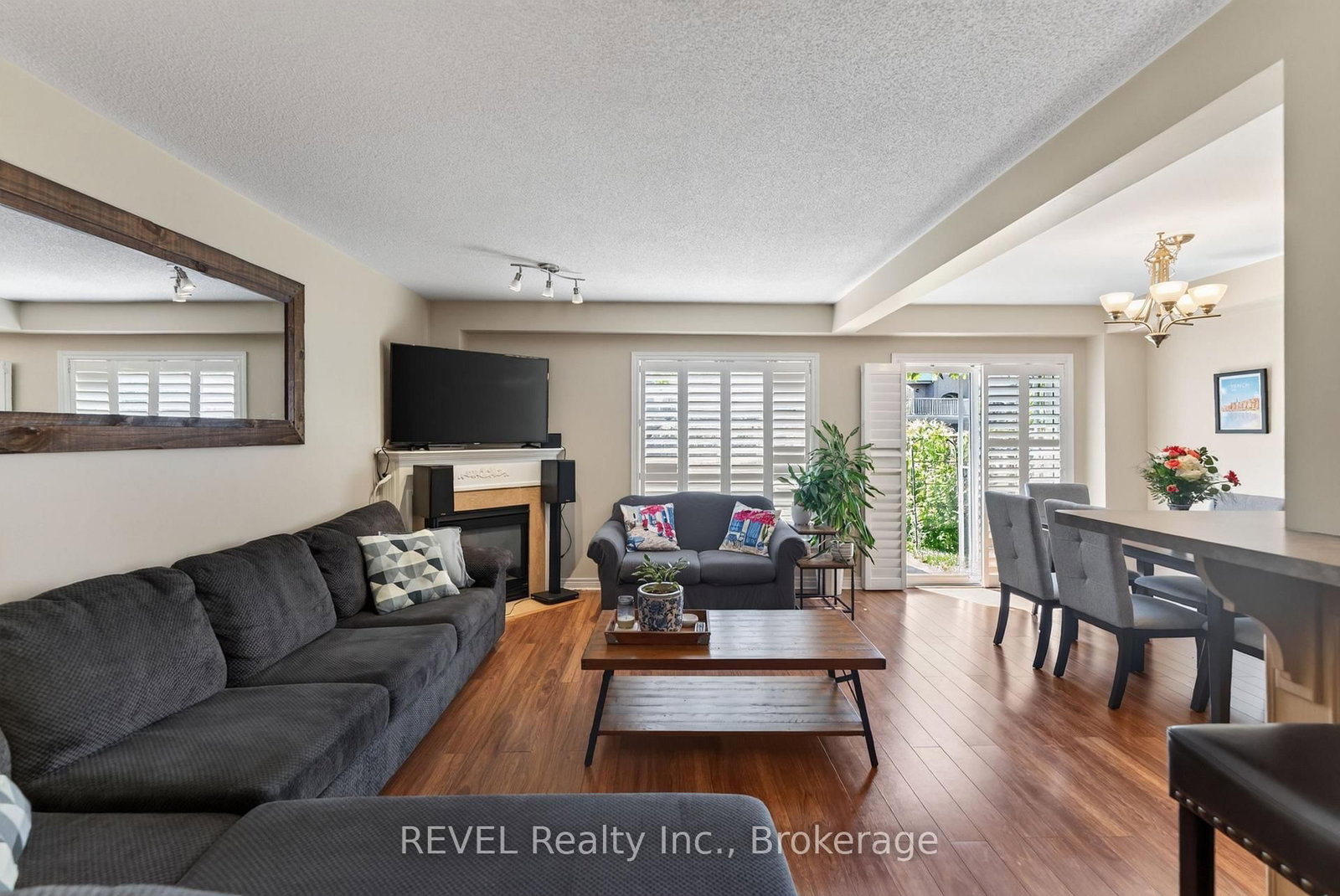 11 Elderberry Avenue • Grimsby, ON photo 20