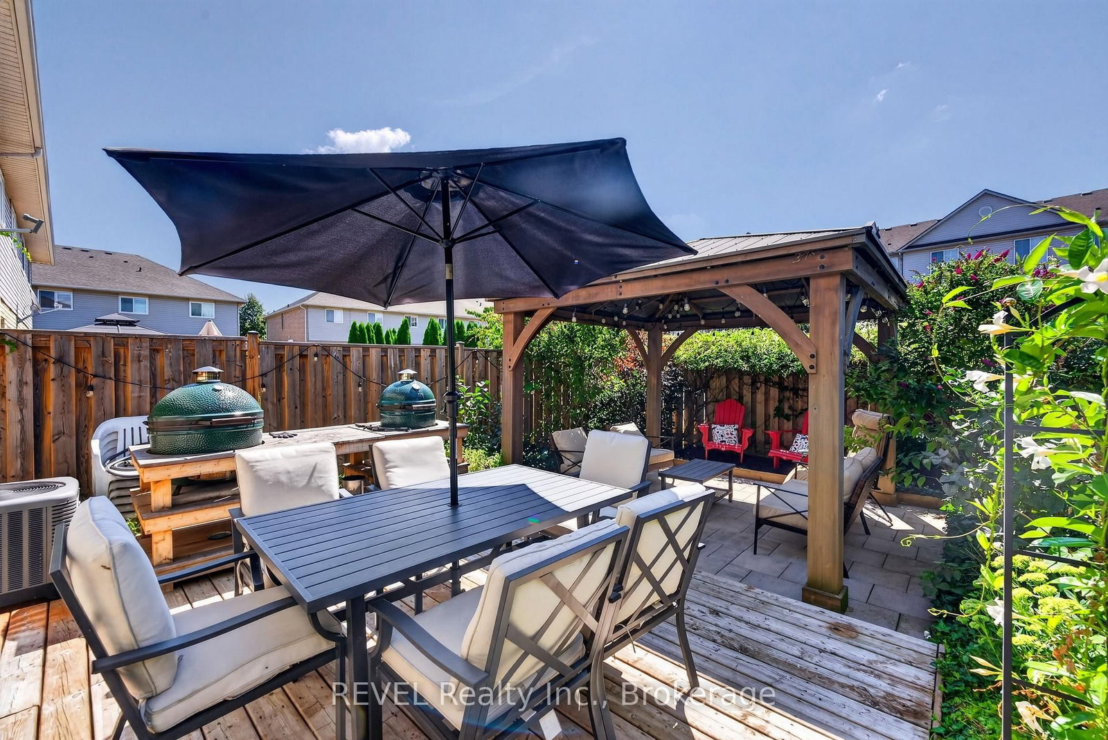 11 Elderberry Avenue • Grimsby, ON photo 33