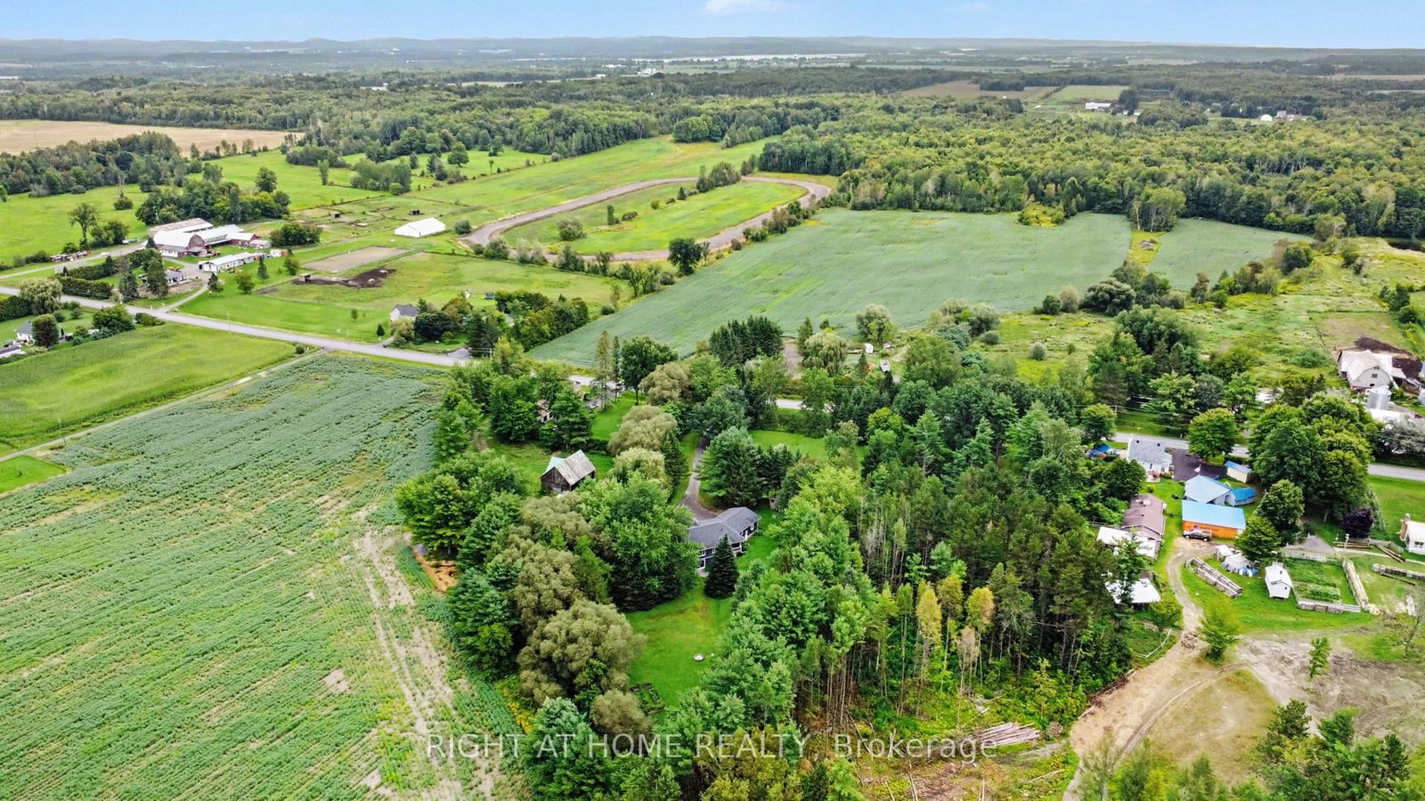 1280 Du Lac Chase • Clarence-Rockland, ON photo 39