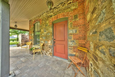 1540 Concession 6 Road • Niagara-on-the-Lake, ON photo 4
