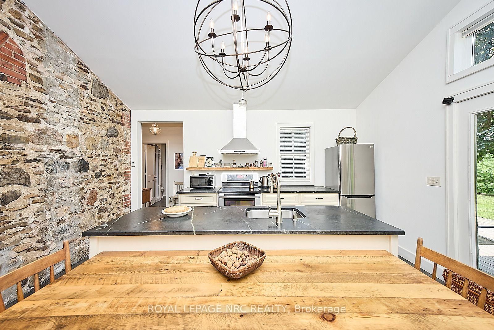1540 Concession 6 Road • Niagara-on-the-Lake, ON photo 8