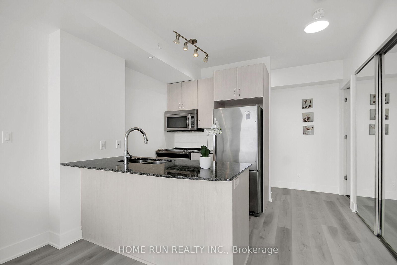 485 Richmond Road • #1507 • Ottawa, ON photo 13