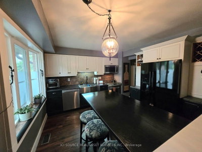 1730 Attawandaron Road • London North, ON photo 3