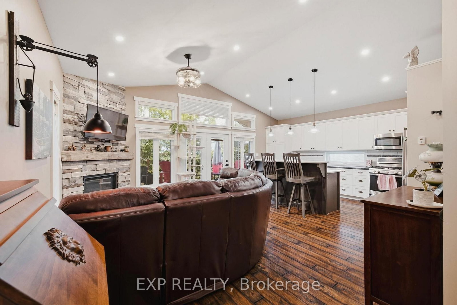 153 James Street • Huron East, ON photo 7
