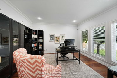 944 Collins Drive • London South, ON photo 6