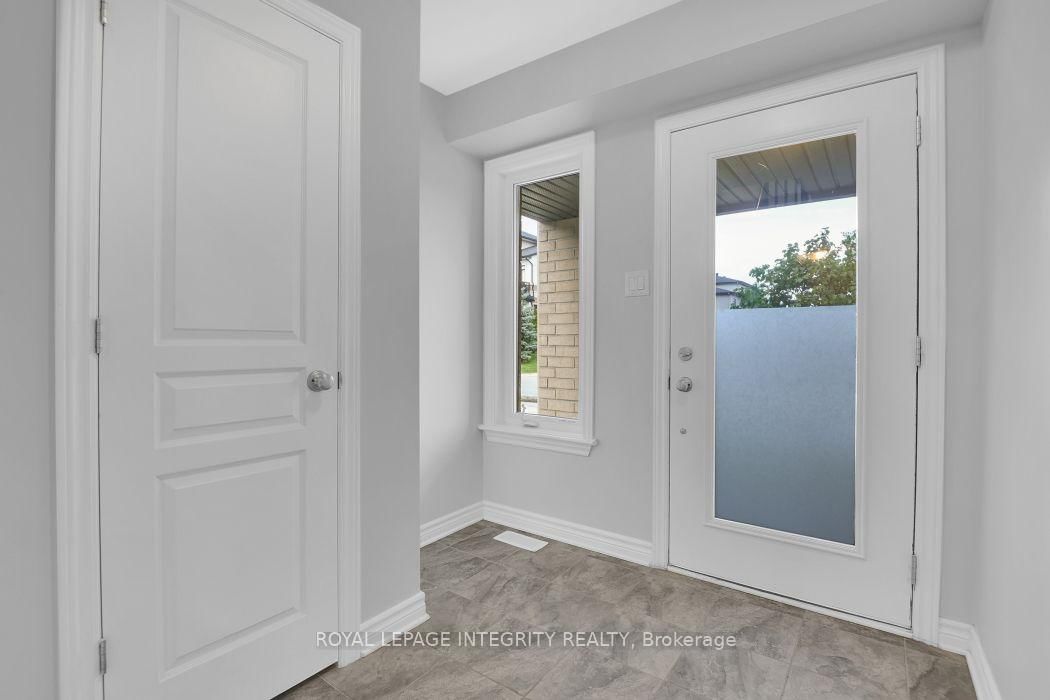 180 Poplin St, Ottawa, view 3