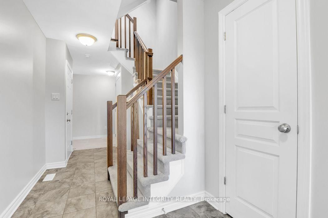 180 Poplin St, Ottawa, view 4