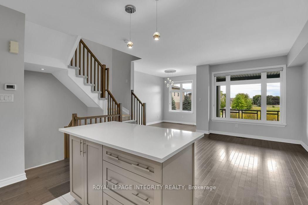 180 Poplin St, Ottawa, view 9