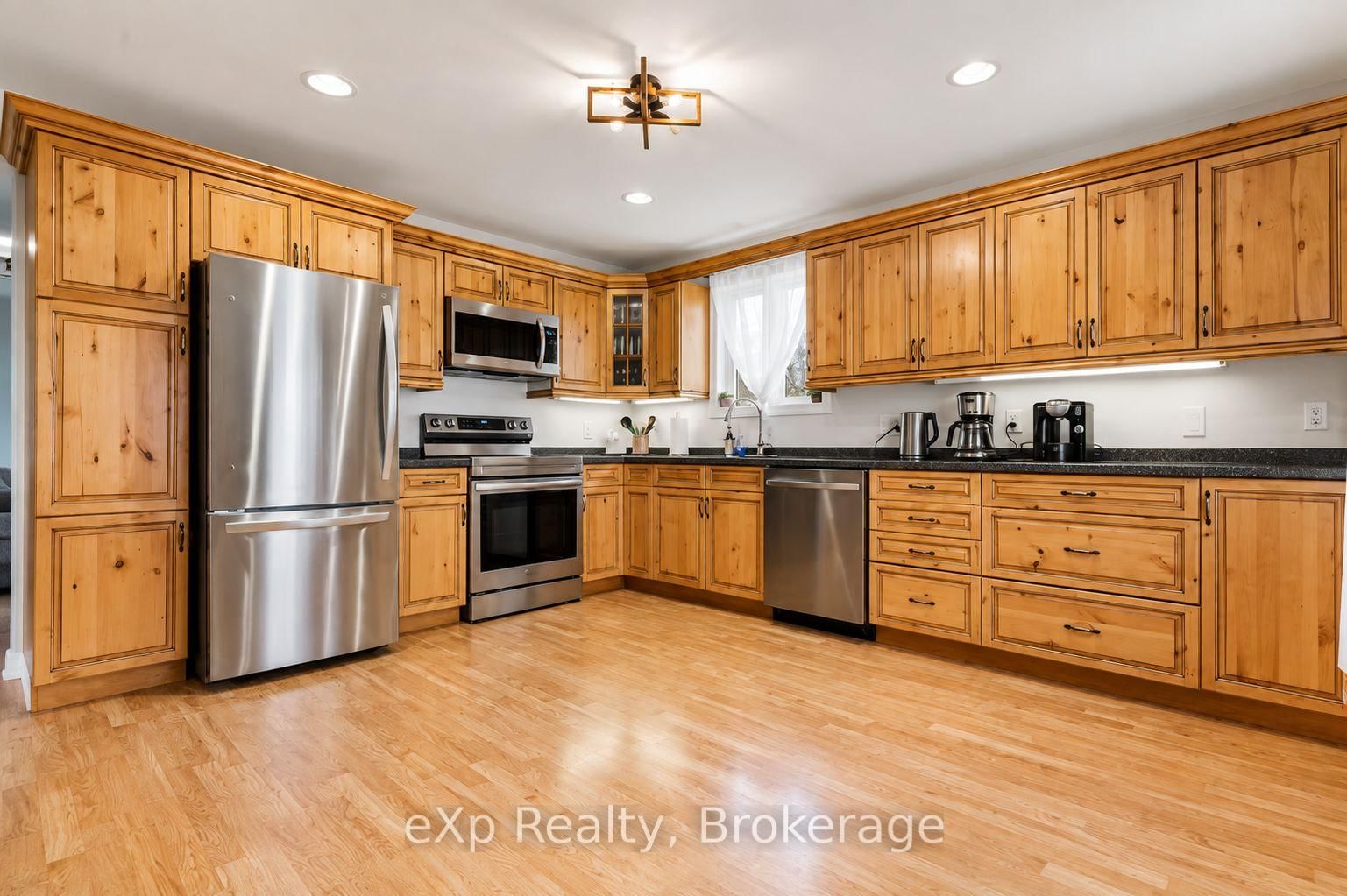 1084 Bonnie Lake Road • Bracebridge, ON photo 14