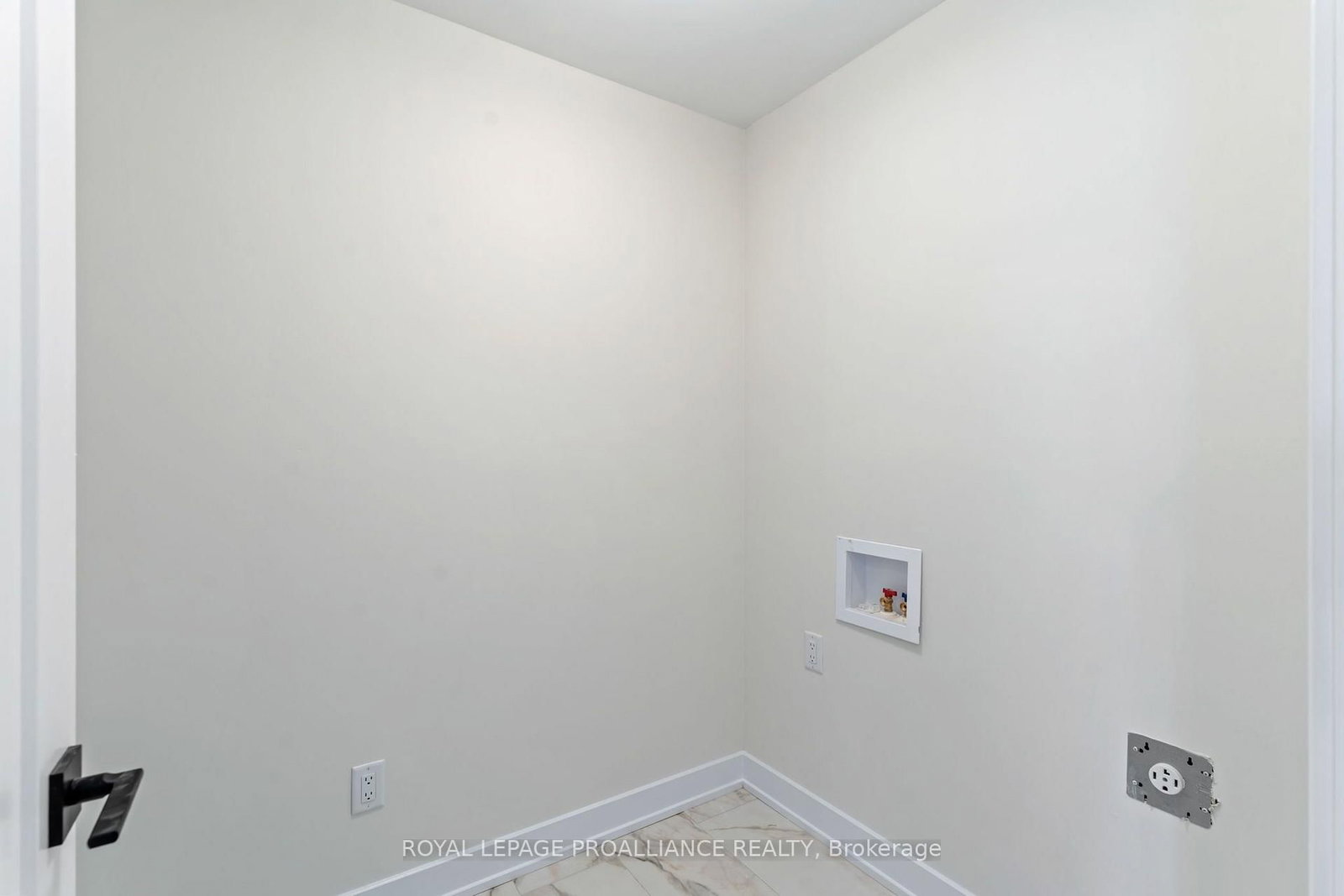 1028 Moore Street • Brockville, ON photo 30