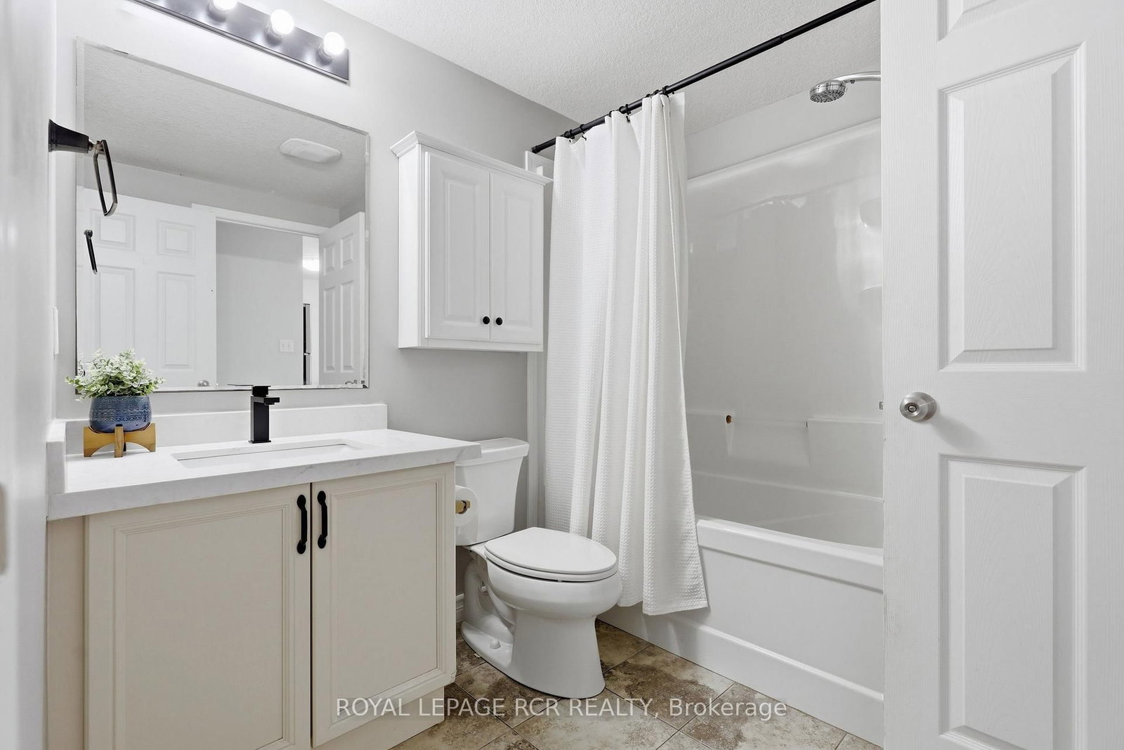35 MOUNTFORD Drive • #25 • Guelph, ON photo 10