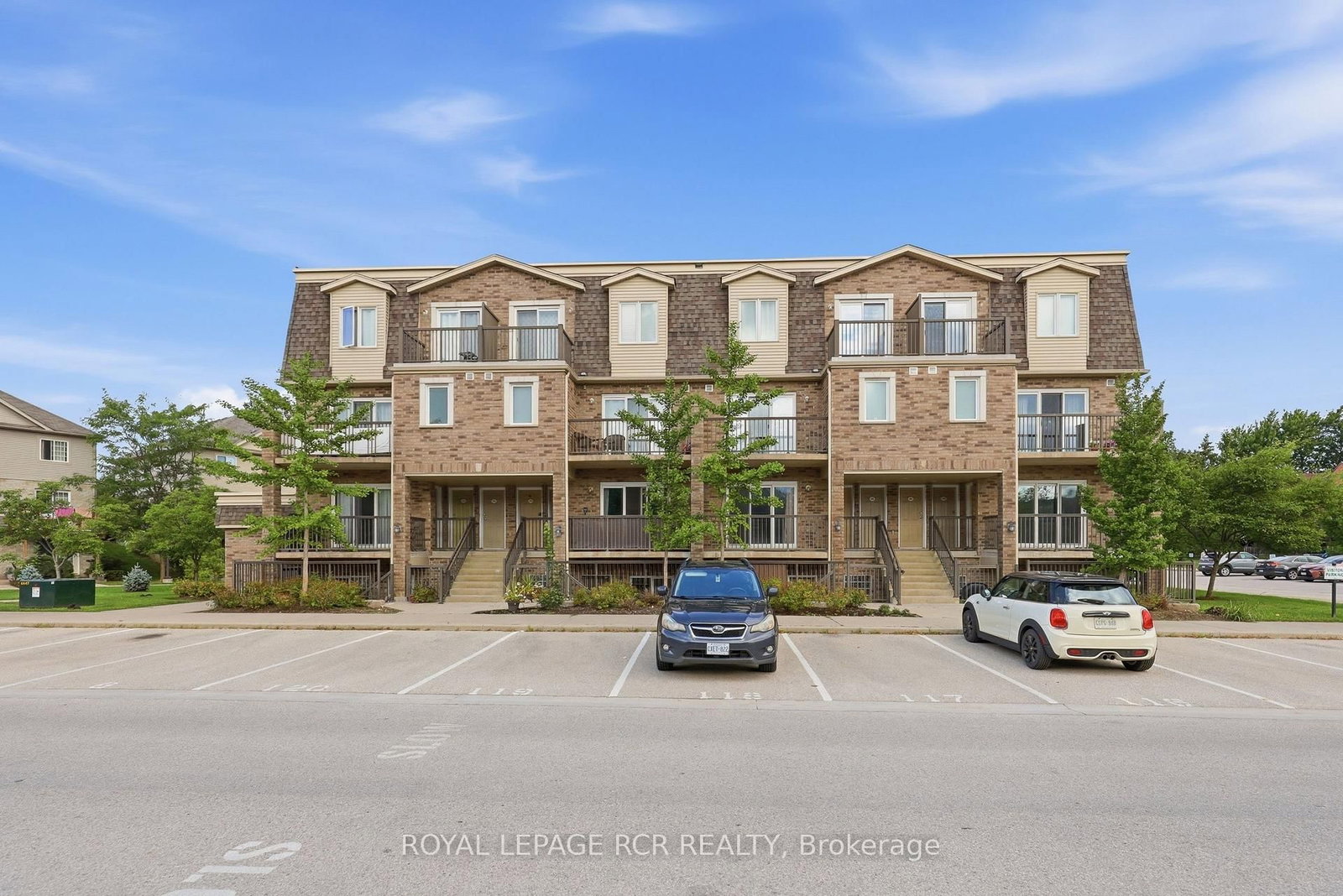 35 MOUNTFORD Drive • #25 • Guelph, ON photo 17