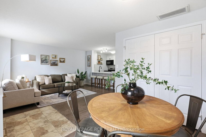 35 MOUNTFORD Dr photo 5