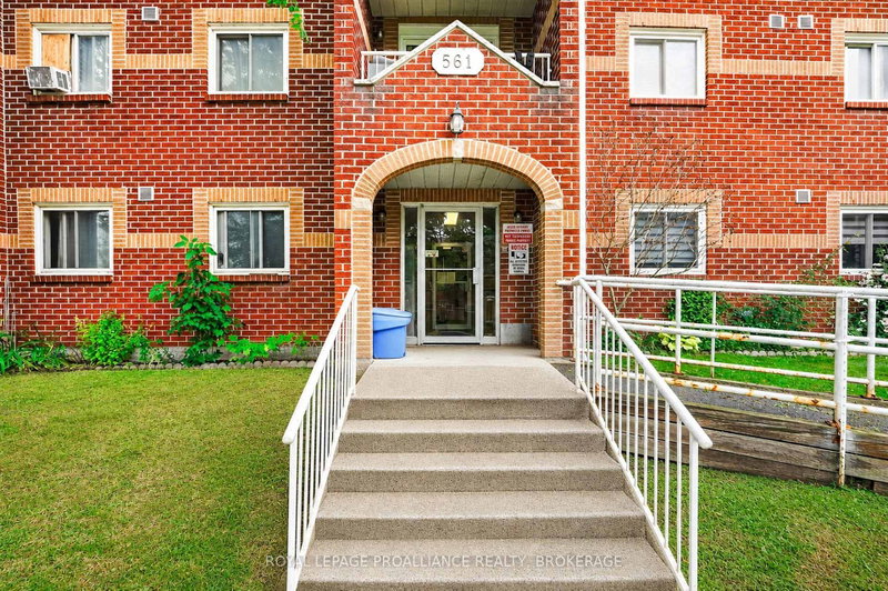 210 - 561 Armstrong Road