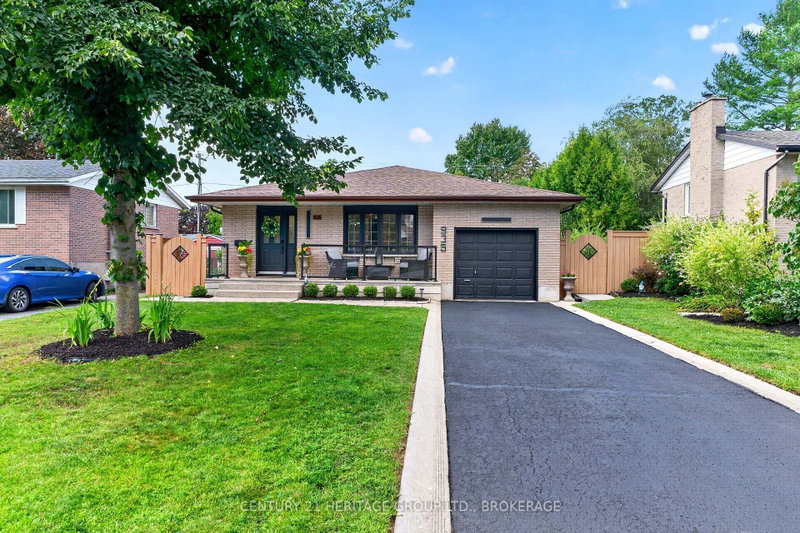 935 Pembridge Crescent
