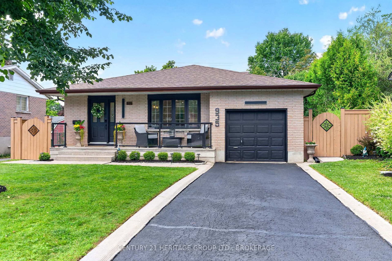 935 Pembridge Crescent • Kingston, ON photo 3