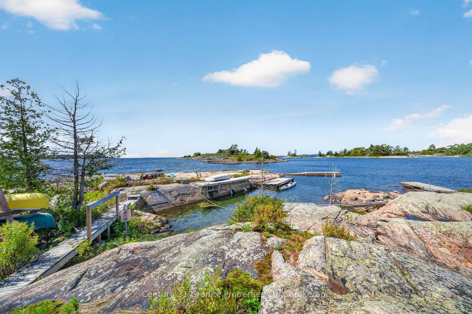 1 369C Island • Carling, ON photo 18
