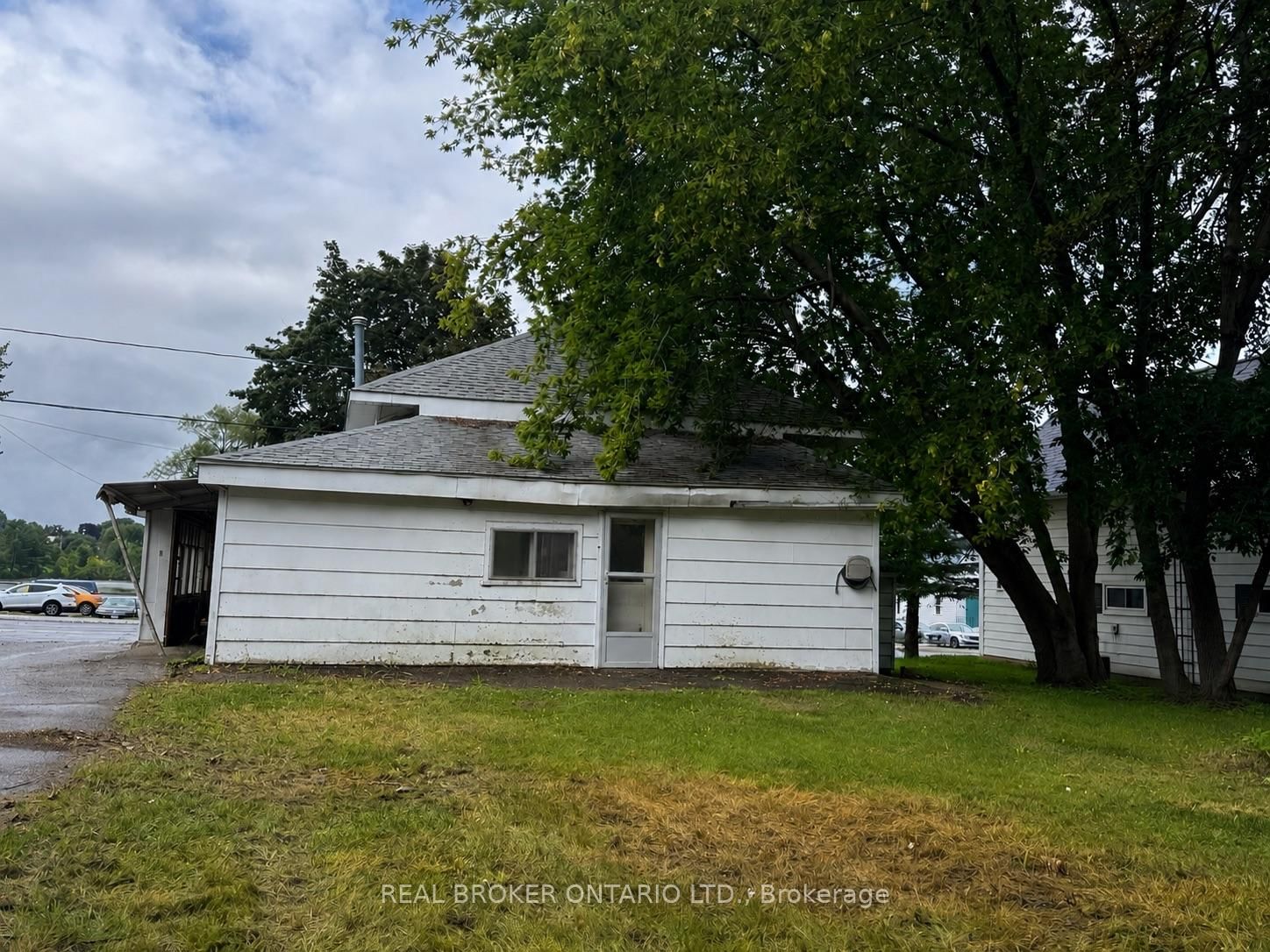 89 Queen Street • Smiths Falls, ON photo 21