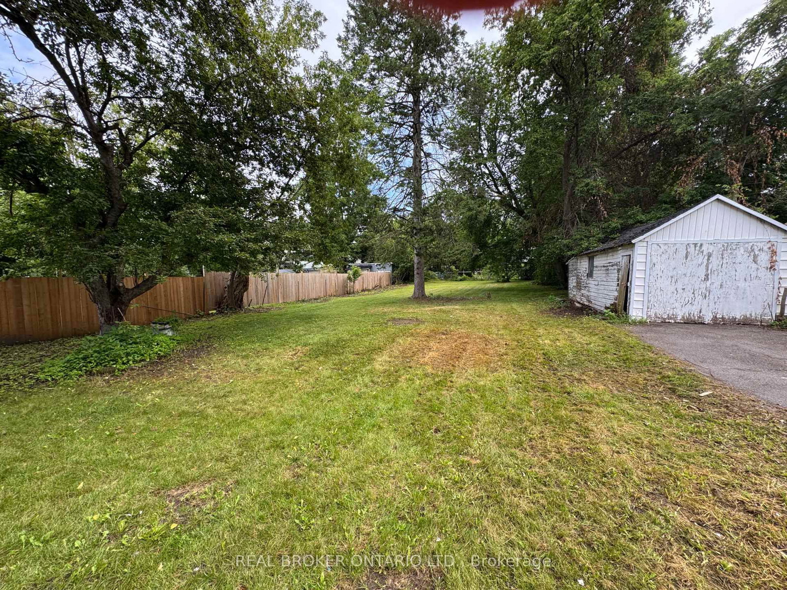 89 Queen Street • Smiths Falls, ON photo 22