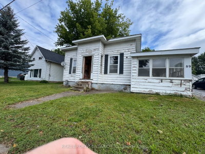 89 Queen Street • Smiths Falls, ON photo 3