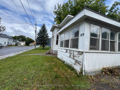 89 Queen Street • Smiths Falls, ON photo 4