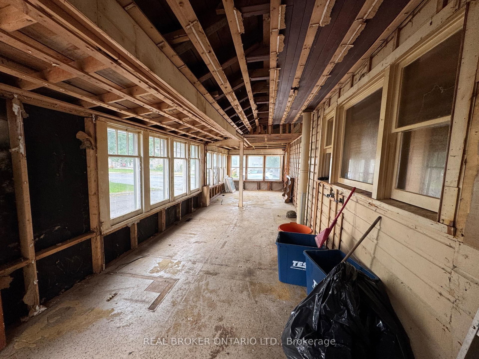 89 Queen Street • Smiths Falls, ON photo 6