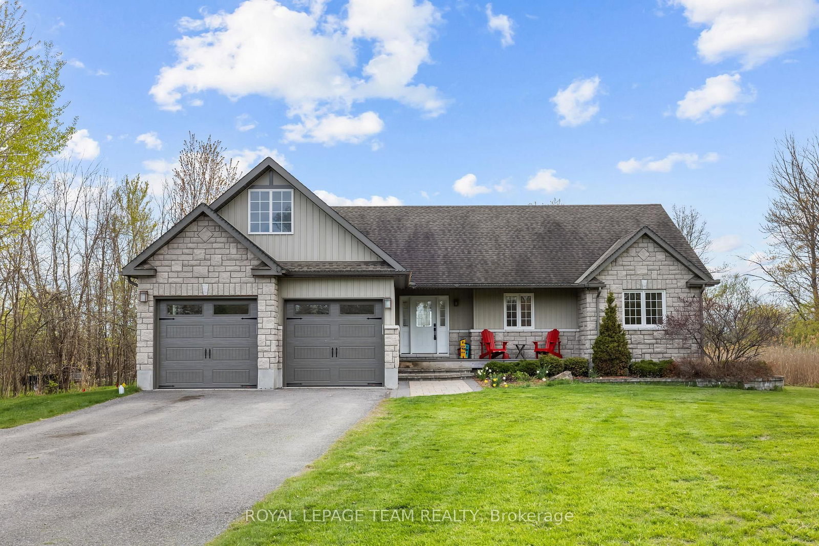 53 D'arcys Way • North Grenville, ON photo 2