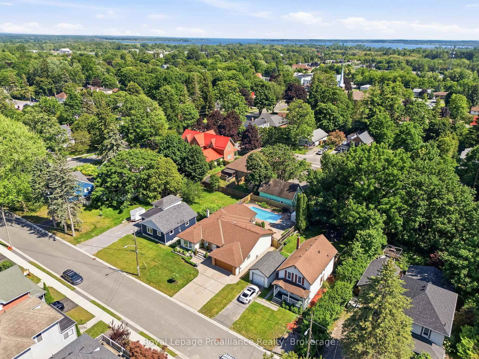 Detached House sold at 11 Addison Street, Brighton, Ontario, K0K 1H0 - Brighton - MLS: X13716954