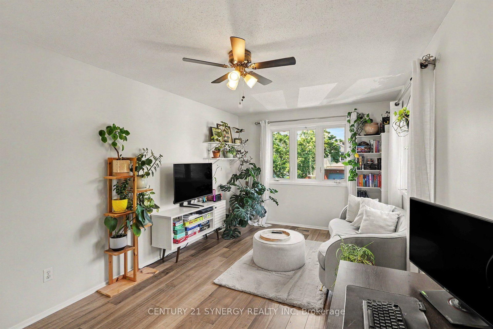 1503 Roberval Avenue • Ottawa, ON photo 15