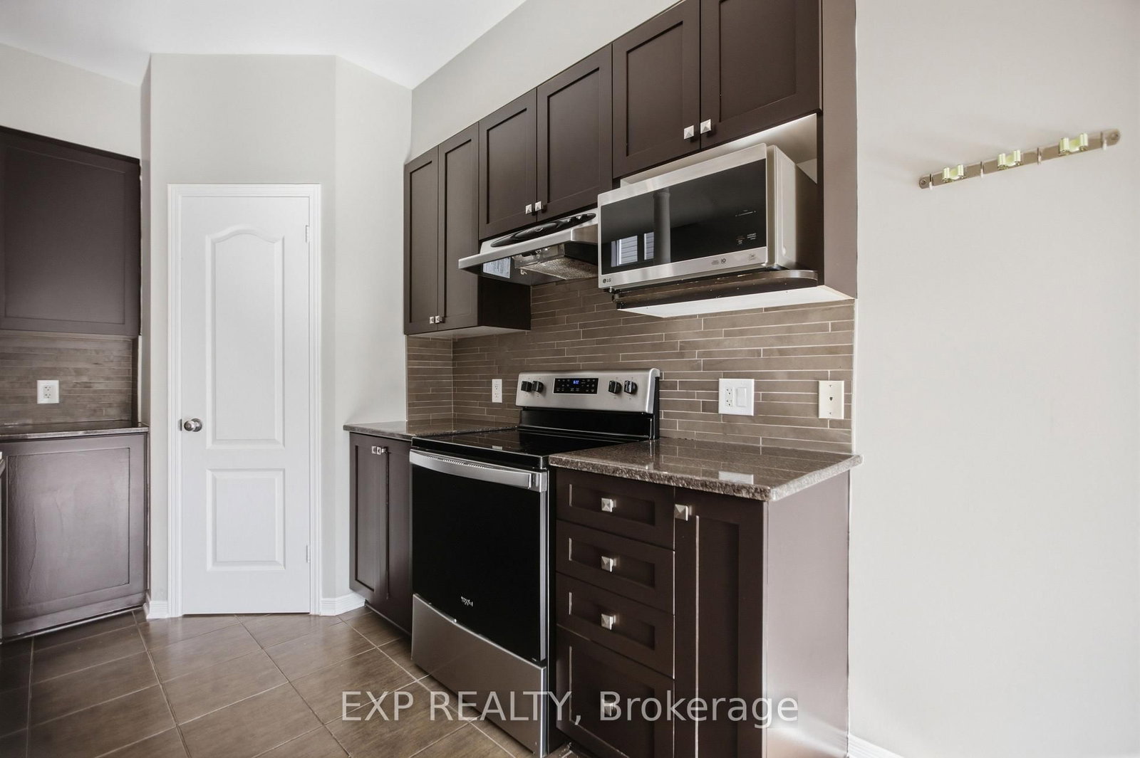 237 EYE BRIGHT Crescent • Ottawa, ON photo 14