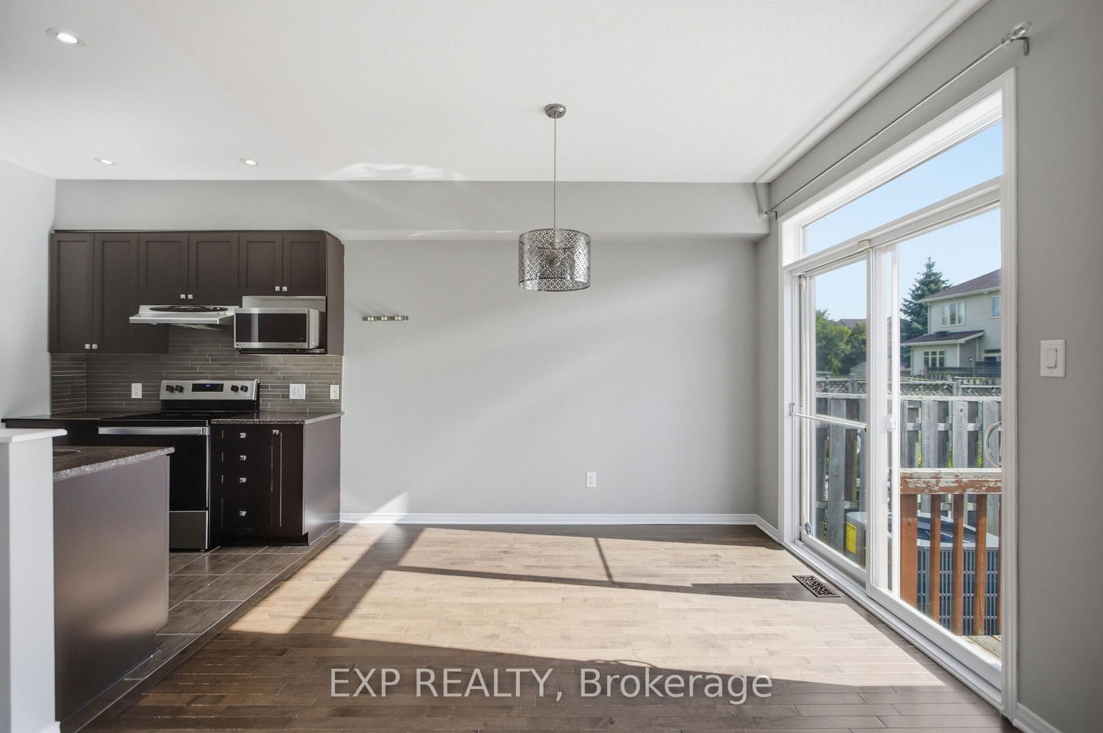 237 EYE BRIGHT Crescent • Ottawa, ON photo 16