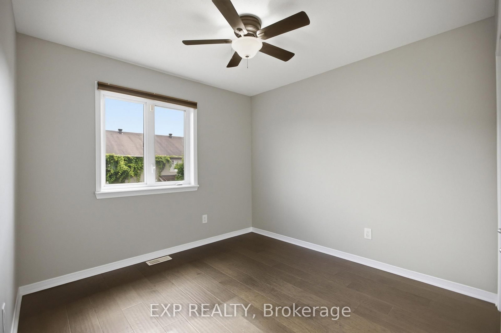 237 EYE BRIGHT Crescent • Ottawa, ON photo 24