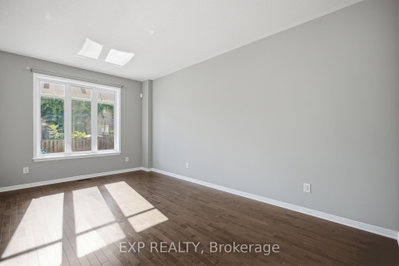 237 EYE BRIGHT Crescent • Ottawa, ON photo 9
