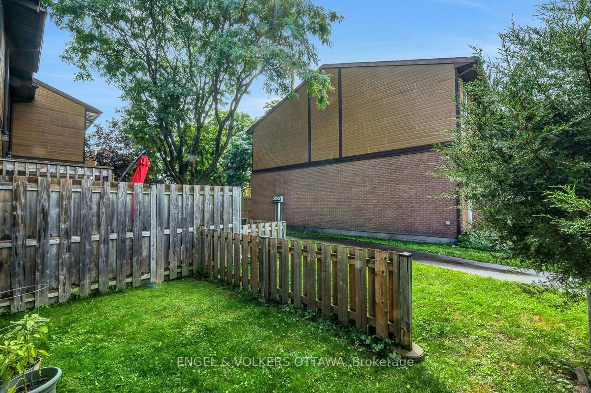 381 Verdon Private • Ottawa, ON photo 37