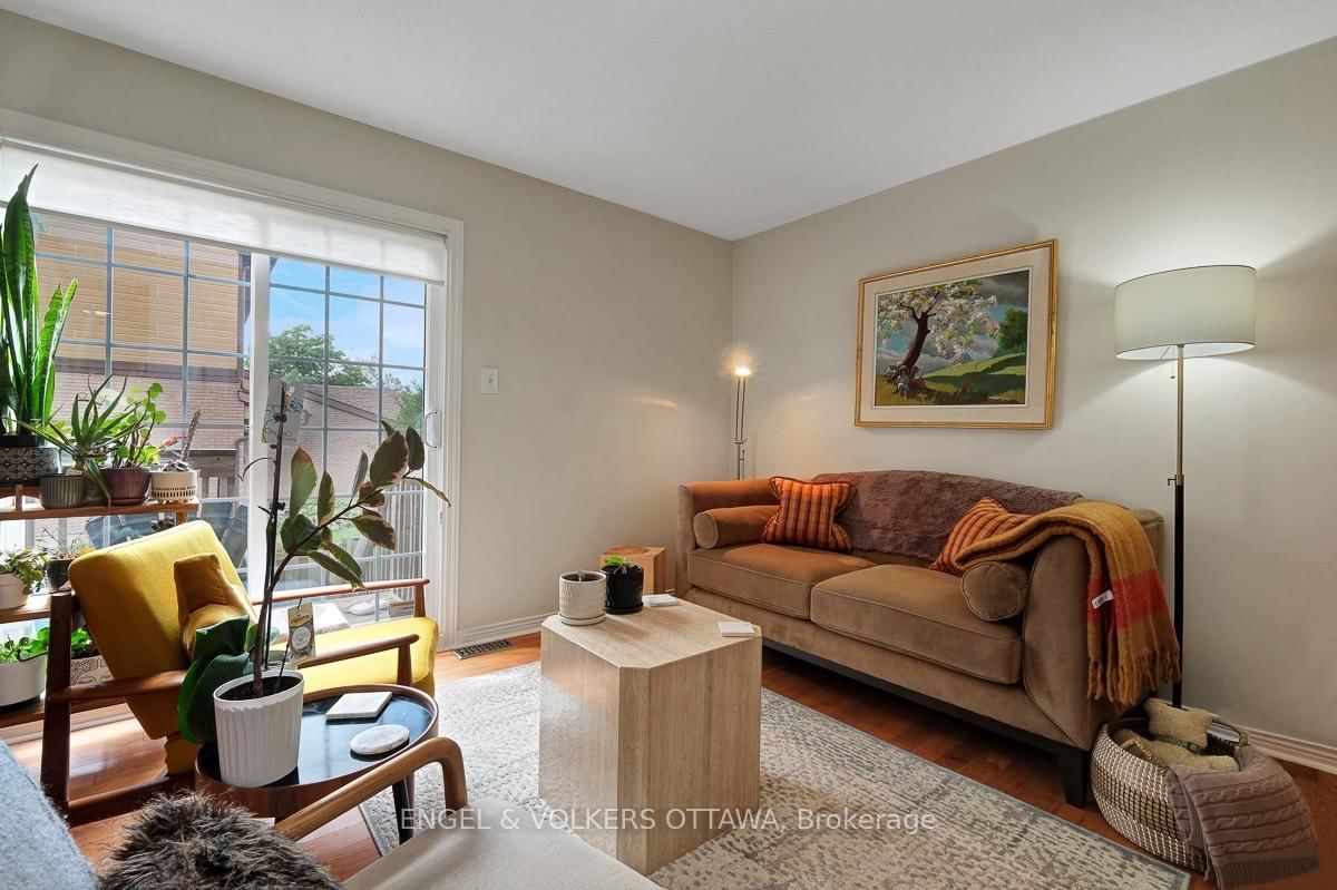 381 Verdon Private • Ottawa, ON photo 8