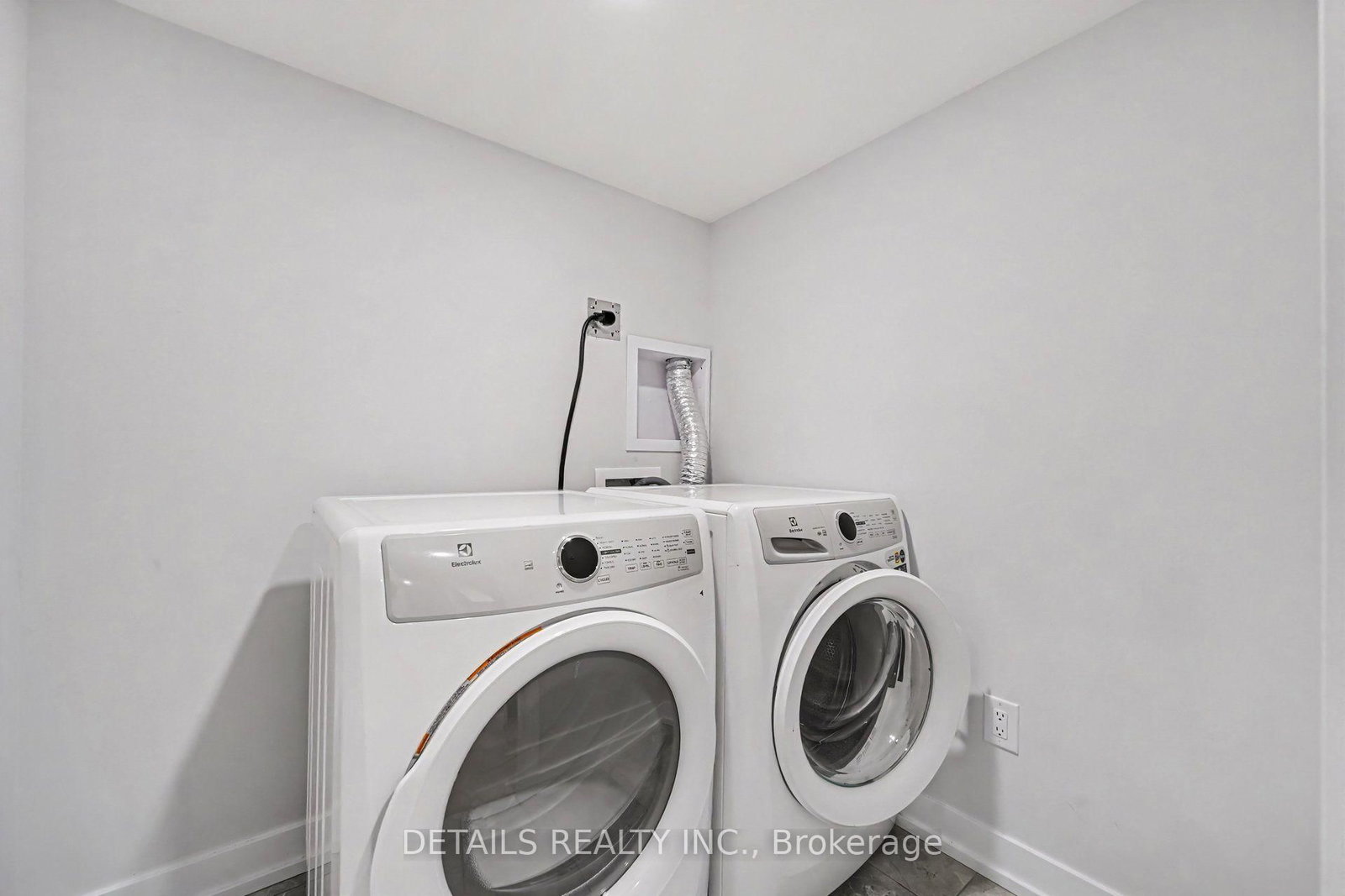214 Anyolite Private • Ottawa, ON photo 18