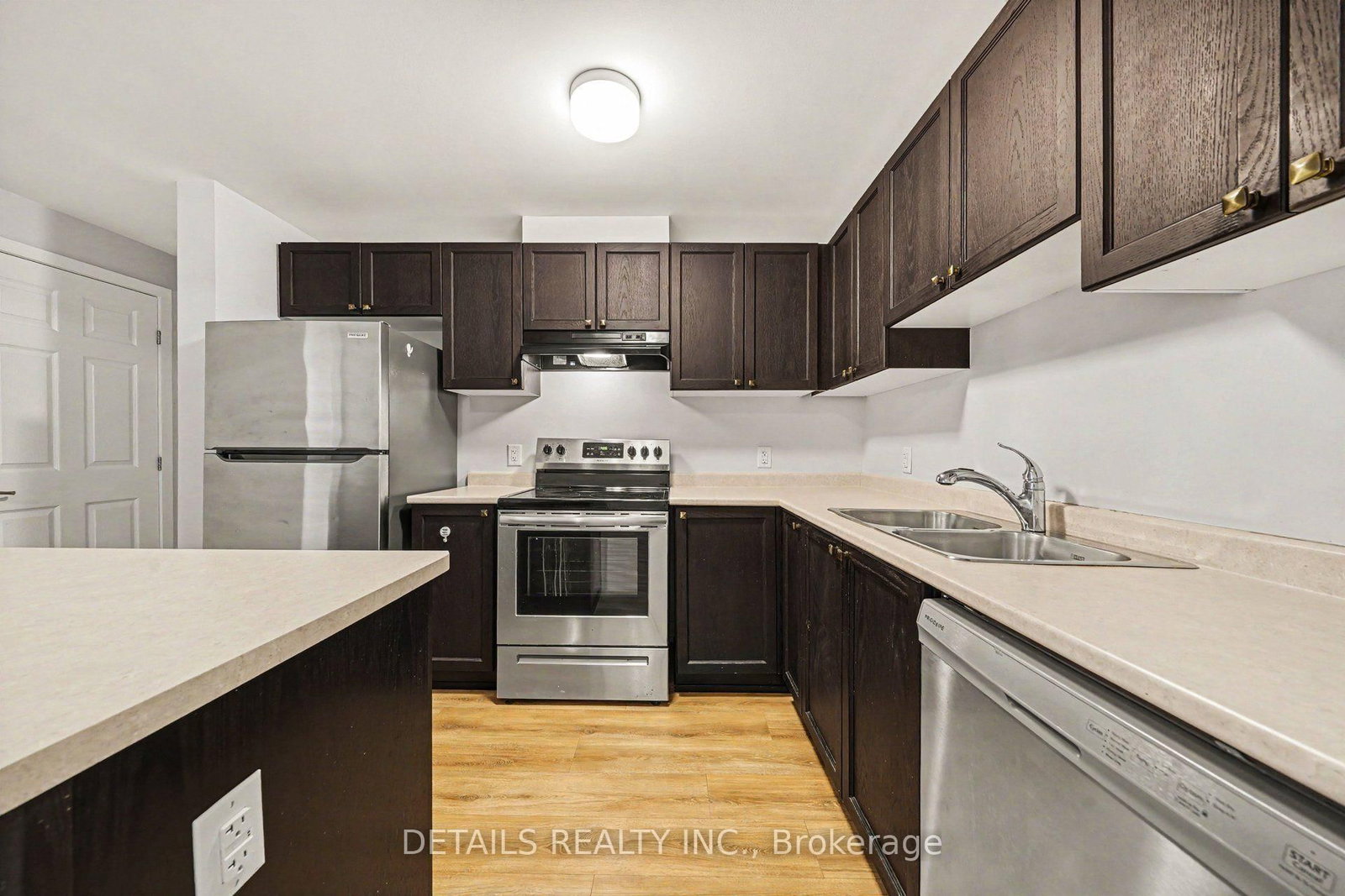 214 Anyolite Private • Ottawa, ON photo 8