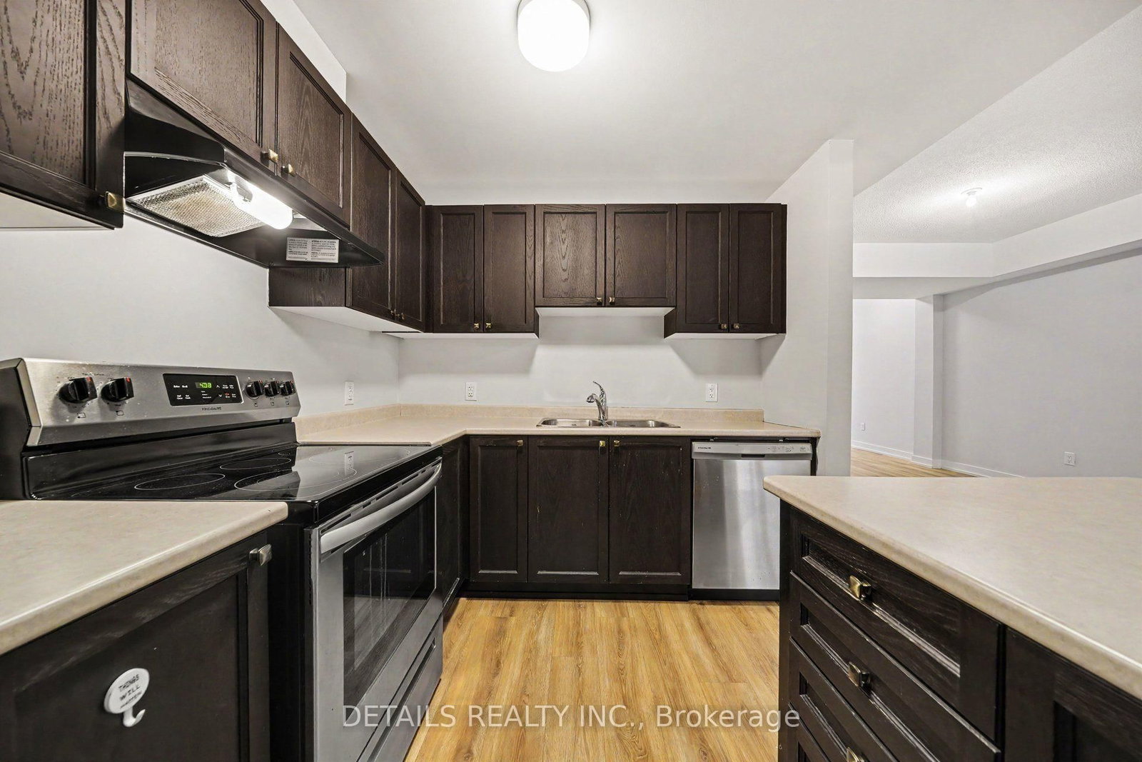 214 Anyolite Private • Ottawa, ON photo 9