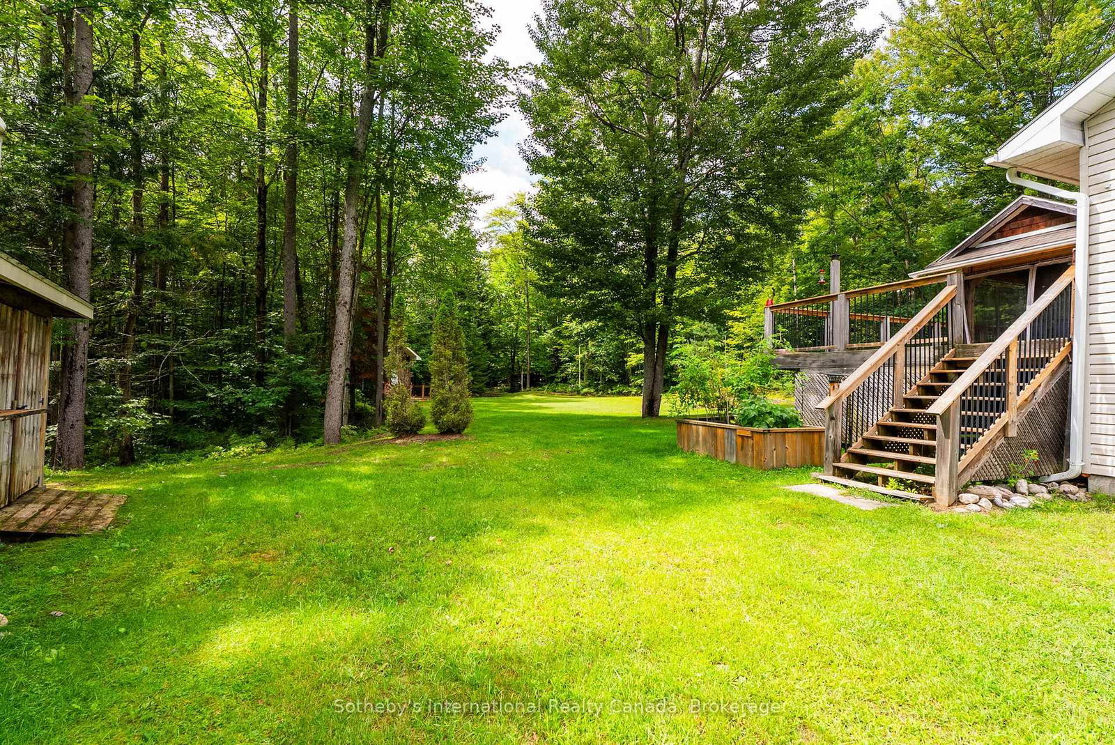 1261 Falkenburg Road • Muskoka Lakes, ON photo 10