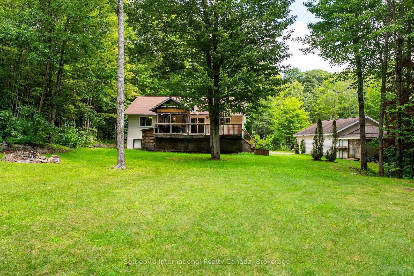 1261 Falkenburg Road • Muskoka Lakes, ON photo 16