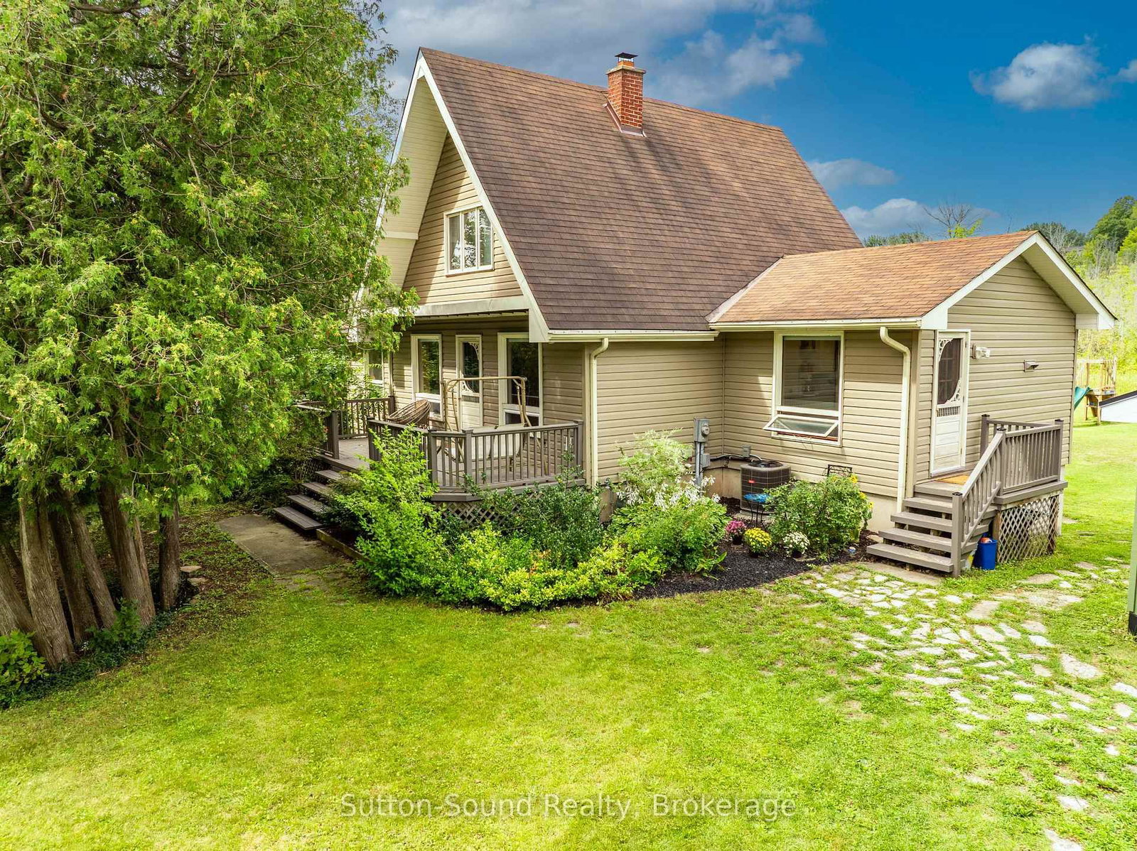 444 Balmy Beach Road • Georgian Bluffs, ON photo 4