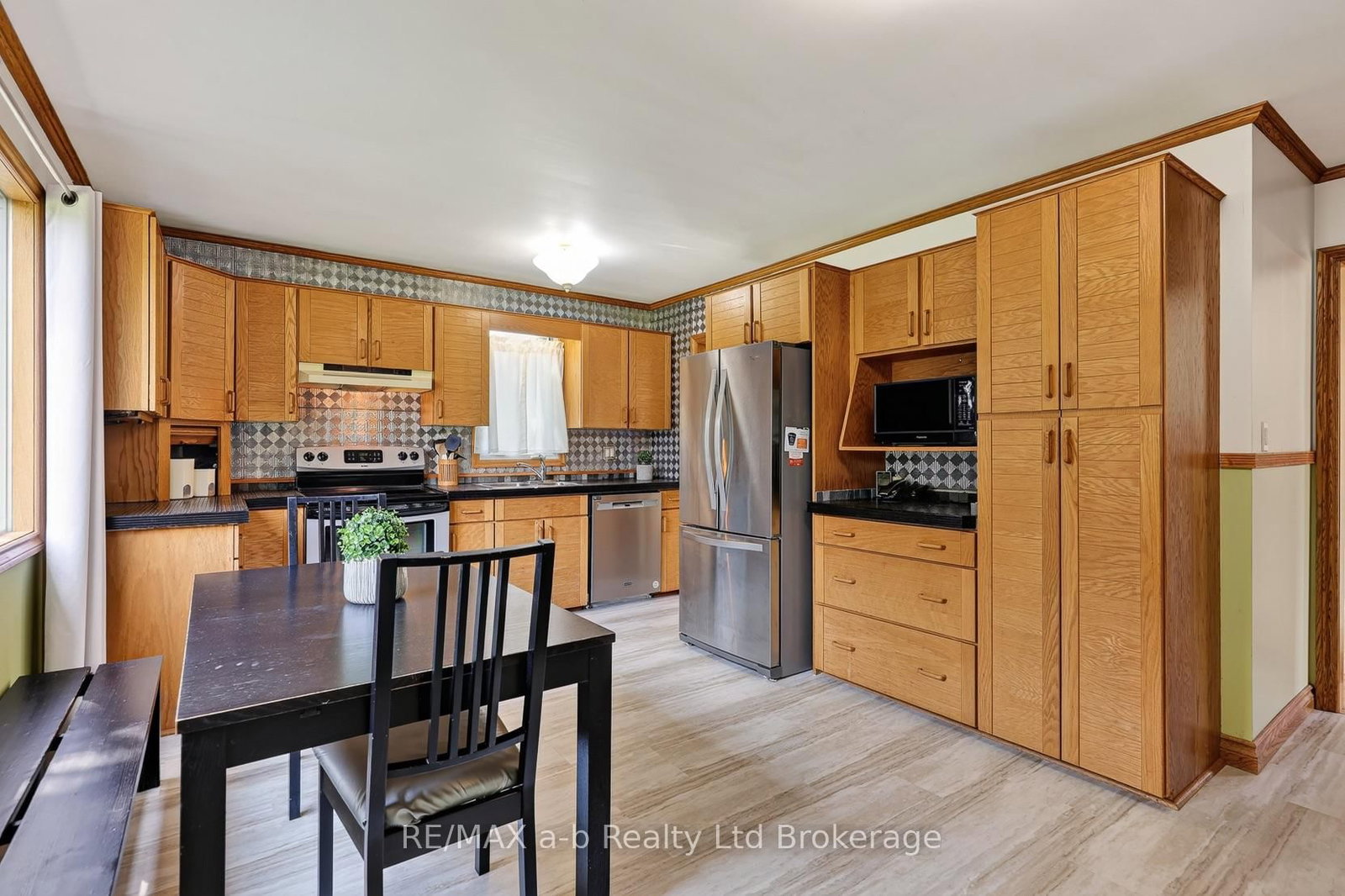 10 Pitcher Street • Norwich, ON photo 21