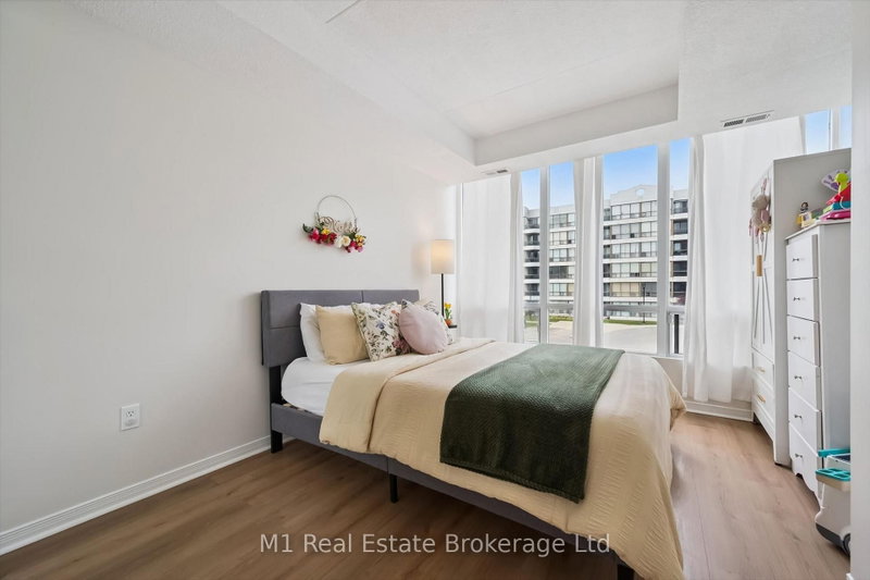 208 - 105 Bagot Street