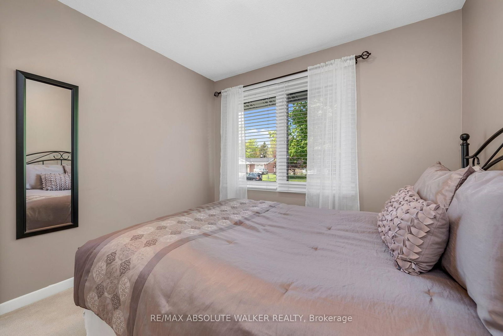 5 West Herrington Court • Ottawa, ON photo 27