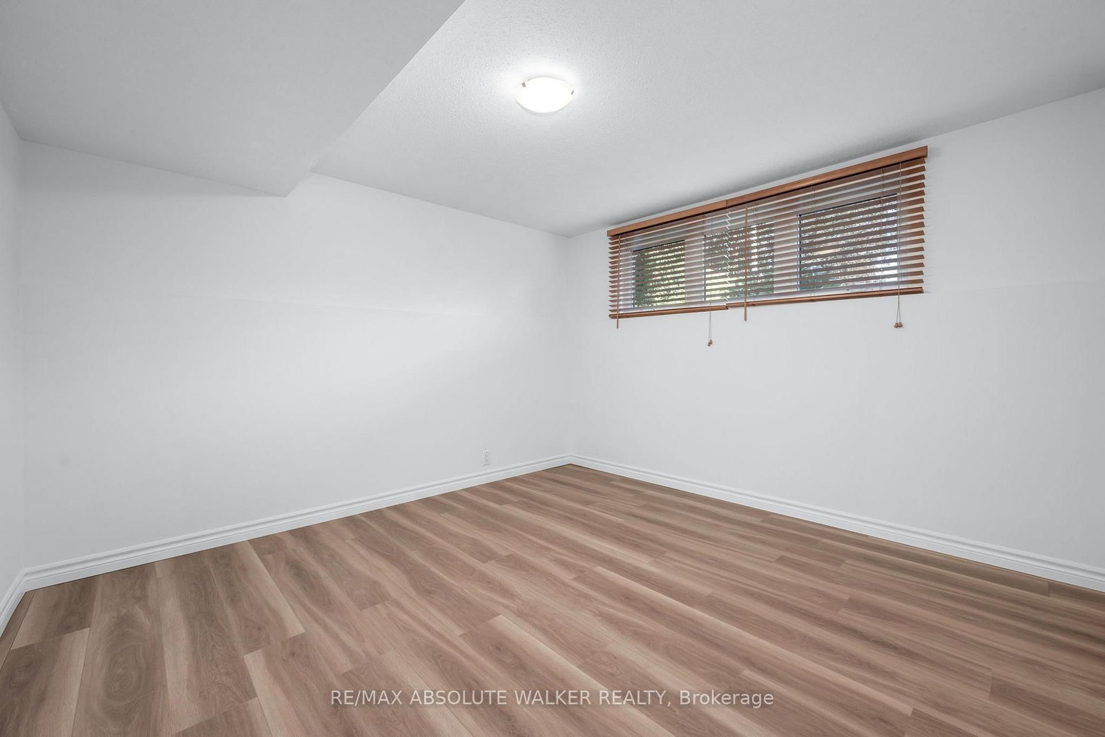 5 West Herrington Court • Ottawa, ON photo 39