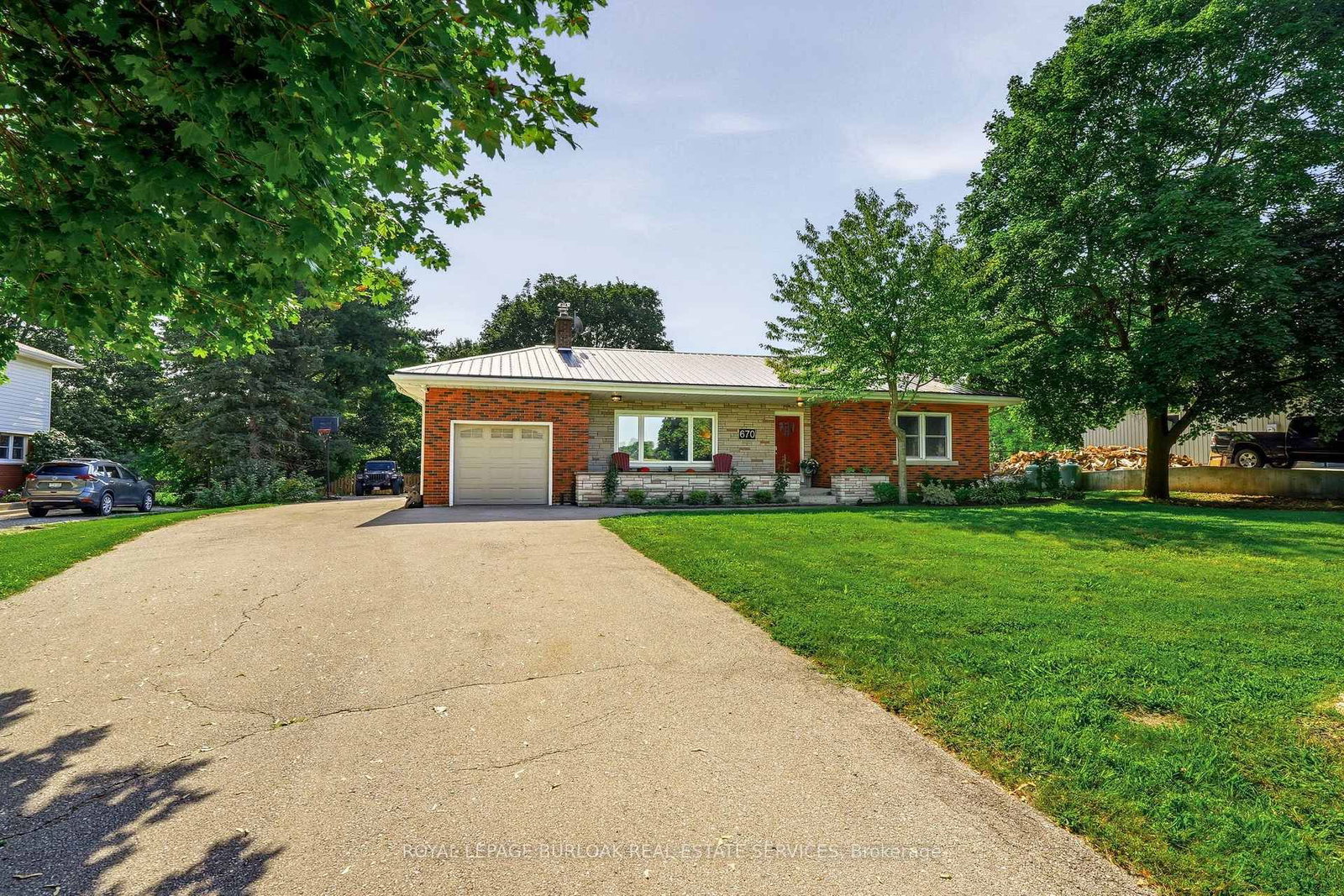 670 Thompson Road • Hamilton, ON photo 1