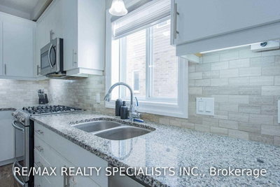 3251 Turner Crescent • London South, ON photo 8