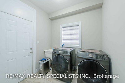 3251 Turner Crescent • London South, ON photo 9